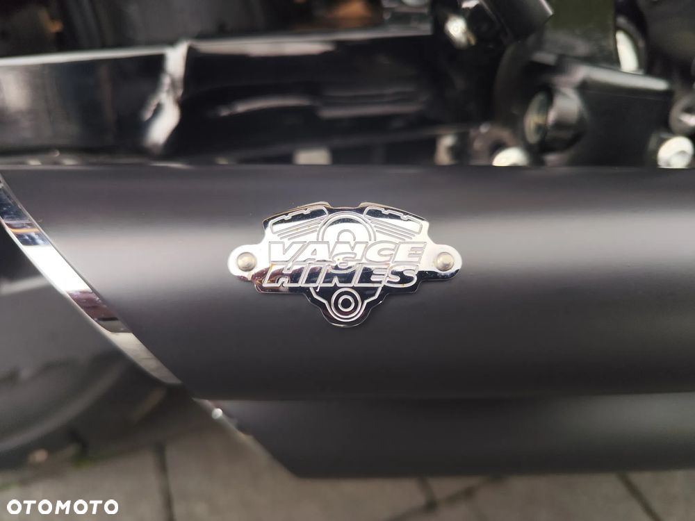 Harley-Davidson Sportster Iron 883 - 22