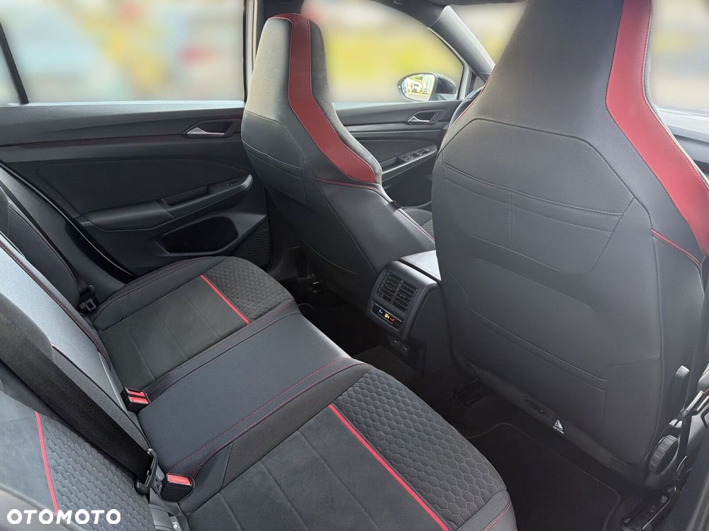 Volkswagen Golf - 16