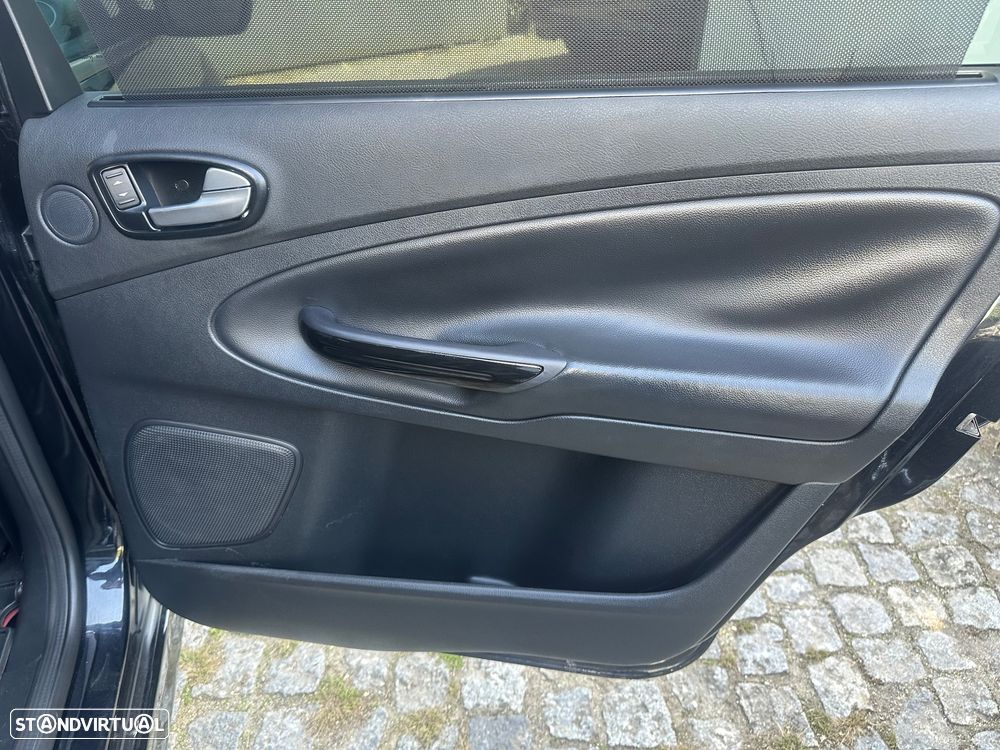 Ford S-Max 2.2 TDCi Titanium 7L - 50