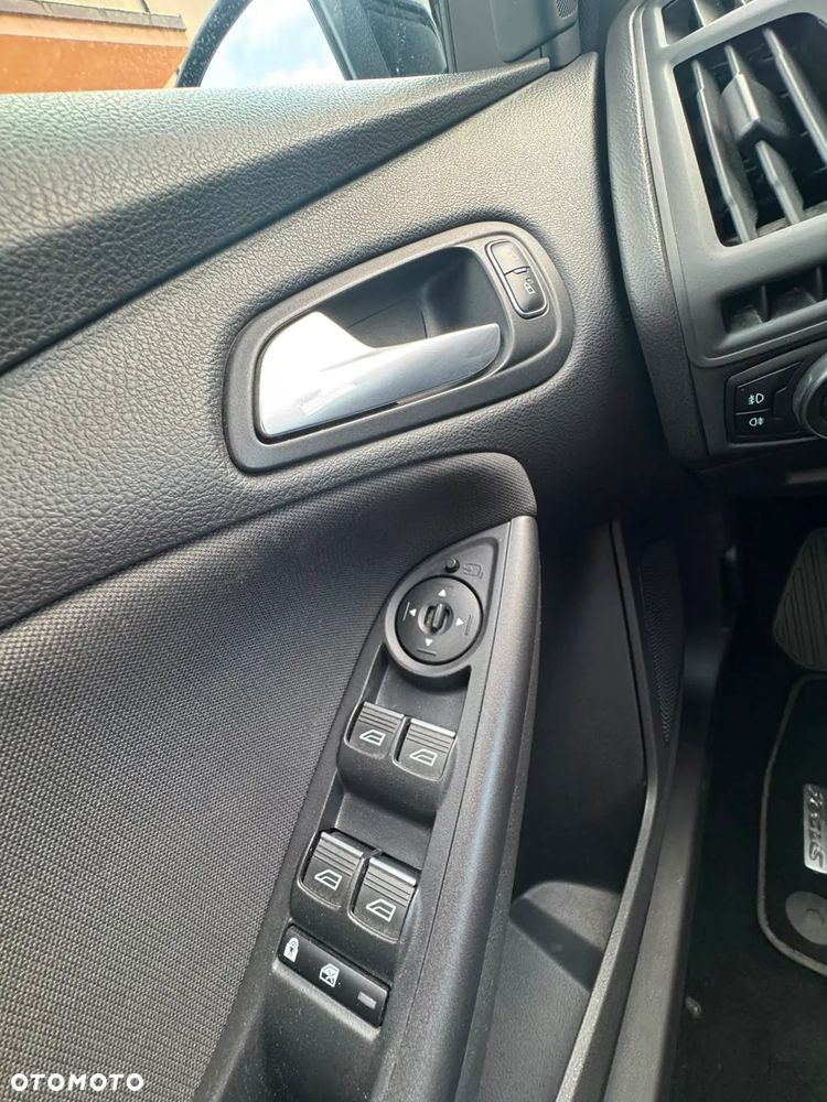 Ford Focus 1.0 EcoBoost ST-Line Black ASS - 28