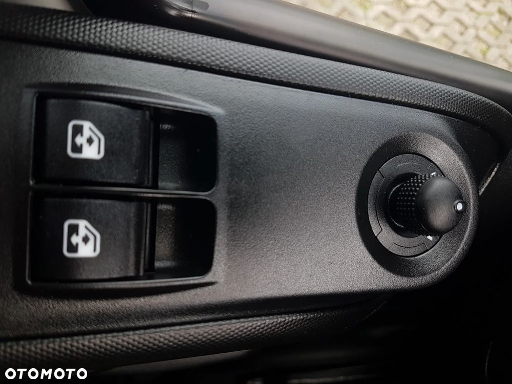 Iveco DAILY 35S16 CHŁODNIA 6EP MROŹNIA IZOTERMA GRZANIE AGREGAT CARRIER XARIOS 5 ZASILANIE Z SILNIKA + ELEKTRYCZNE - 10