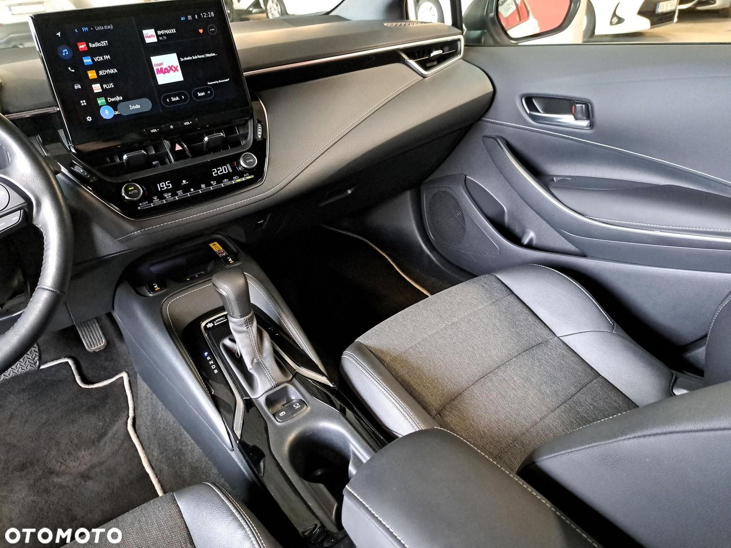Toyota Corolla - 28
