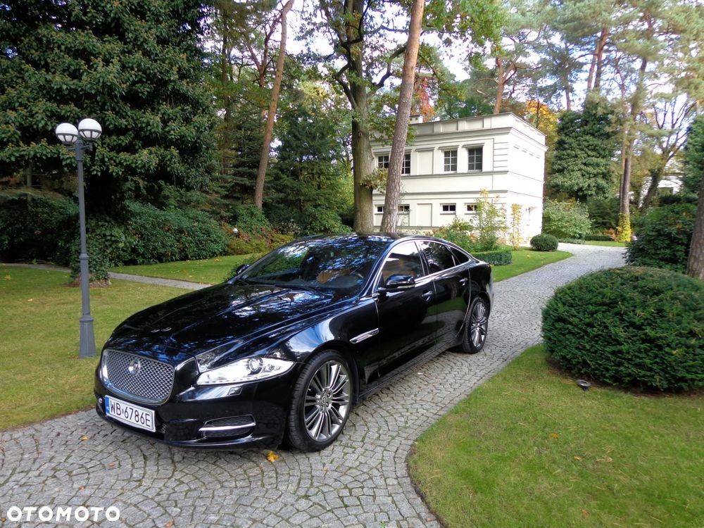 Jaguar XJ - 9