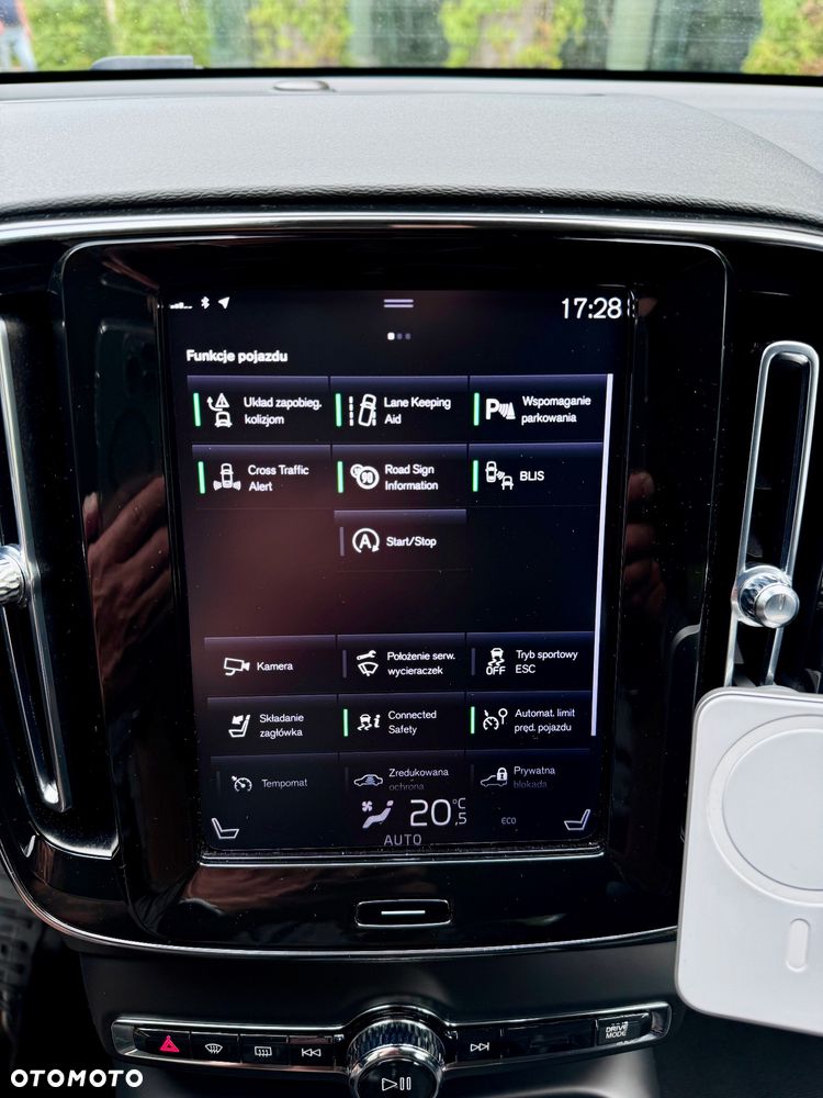 Volvo XC 40 D4 AWD Momentum Pro - 11
