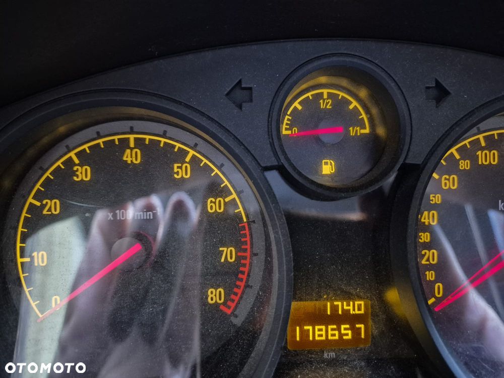 Opel Astra - 25