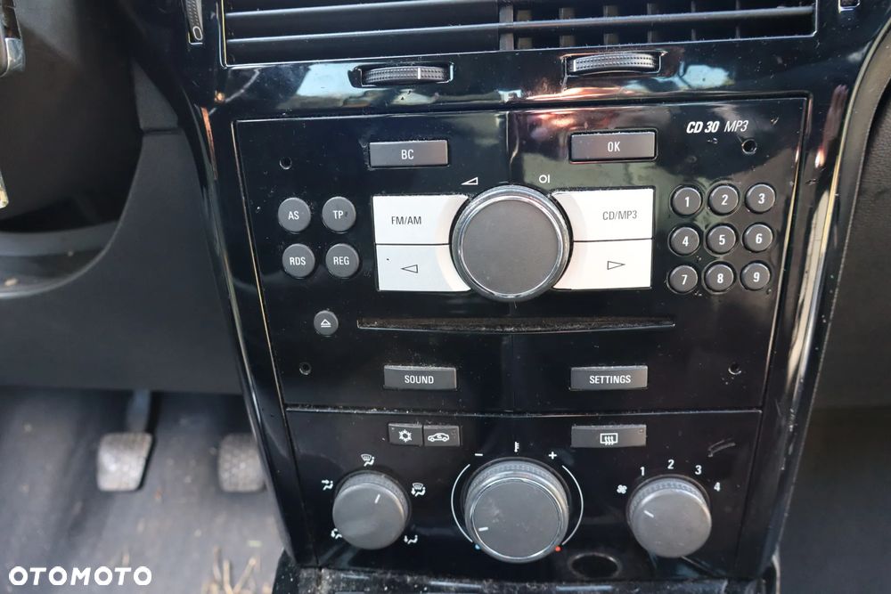RADIO CD OPEL ASTRA H III 3 CZARNE 13289935 2004-2014 - 1