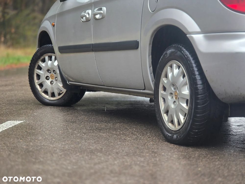 Chrysler Voyager 2.4 SE - 34