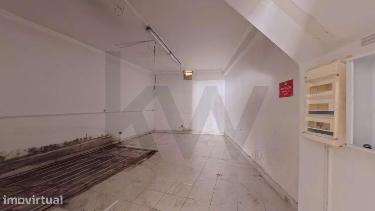 Espaço Comercial com 270 m2 em Algés - Grande imagem: 5/5