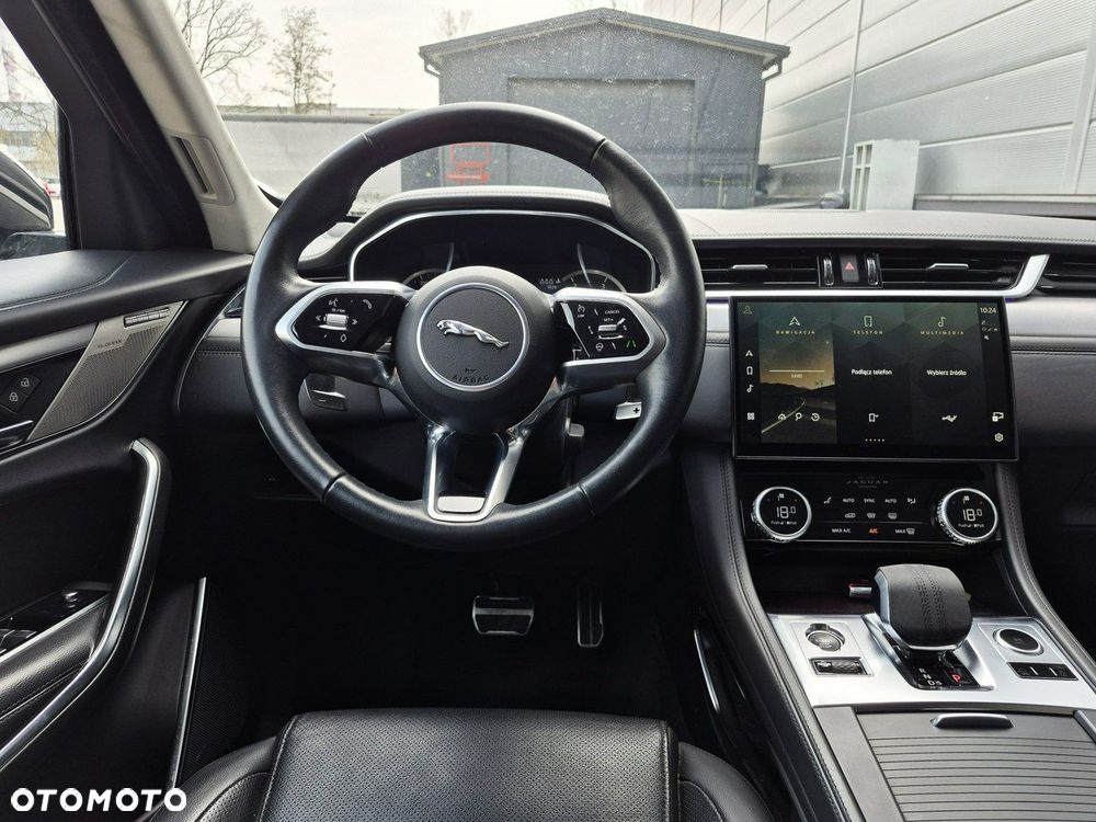 Jaguar F-Pace - 30