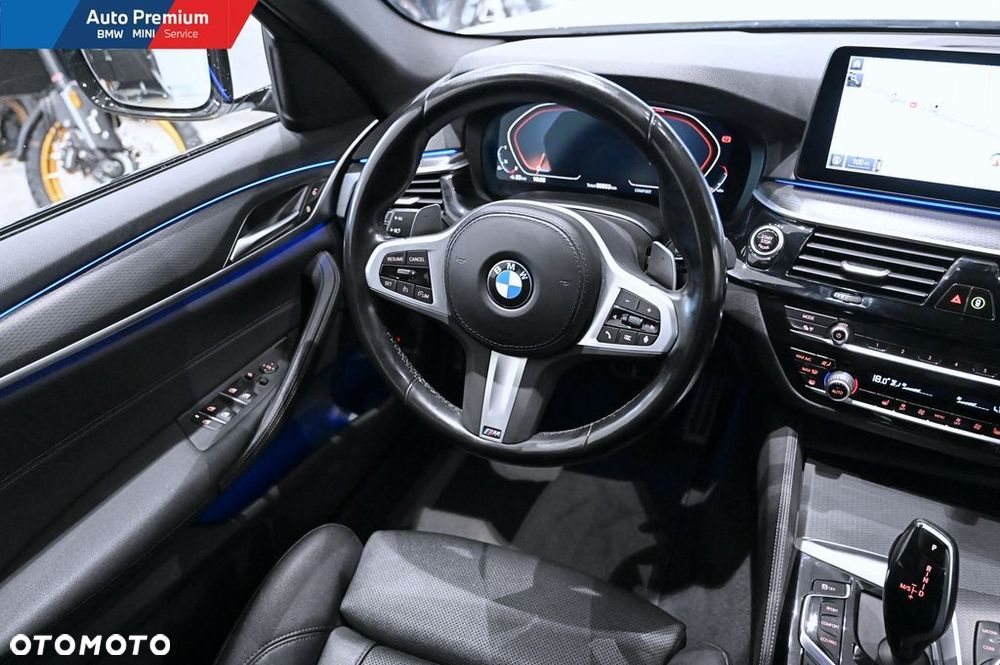 BMW Seria 5 520i mHEV - 16