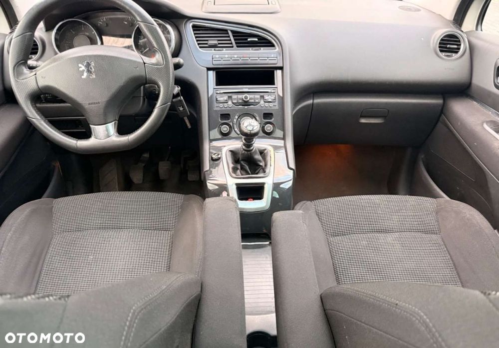 Peugeot 5008 - 10