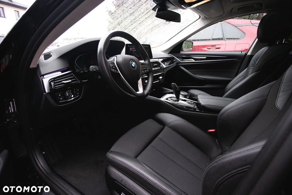 BMW Seria 5 520d Sport Line - 6
