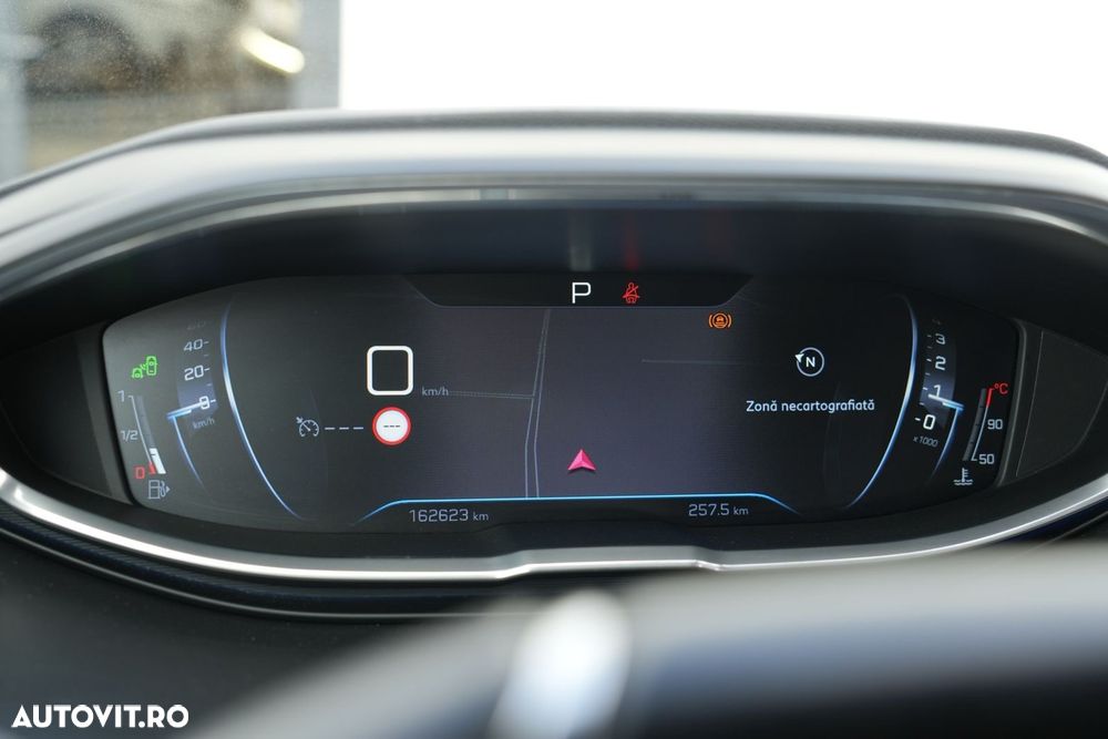 Peugeot 3008 1.6 BlueHDI S&S EAT6 GT-Line - 29