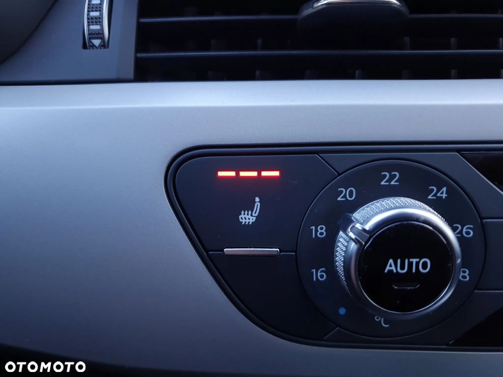 Audi A4 Avant 2.0 TDI S tronic - 38