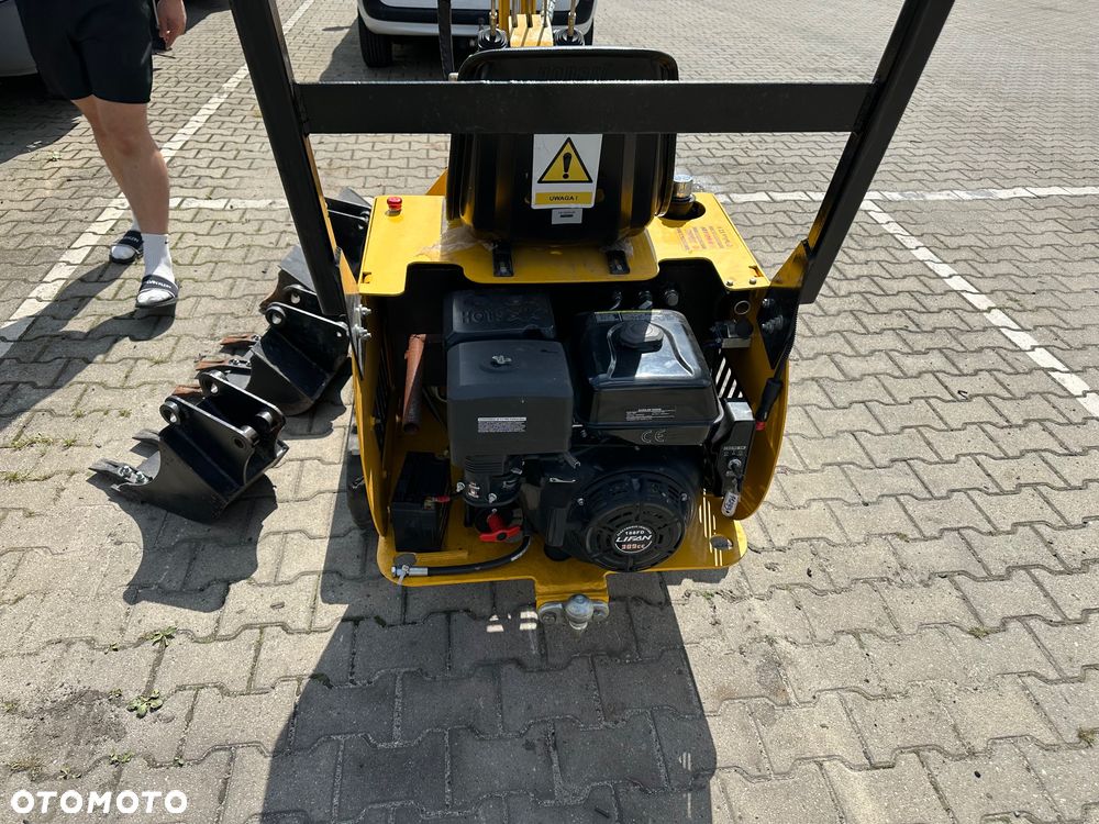 JCB Minikoparka JSB MSTE 113 | 2021 | 620 kg | 9,5 KM - 12