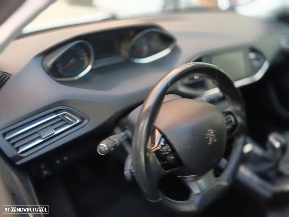 Peugeot 308 1.2 PureTech Style J17 - 10