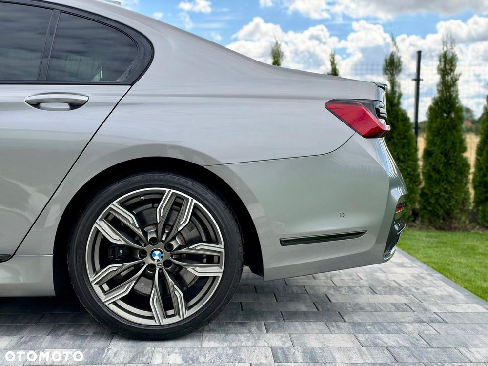 BMW Seria 7 750Ld xDrive sport - 16