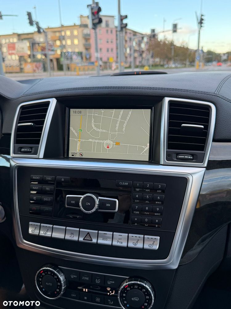 Mercedes-Benz ML - 27