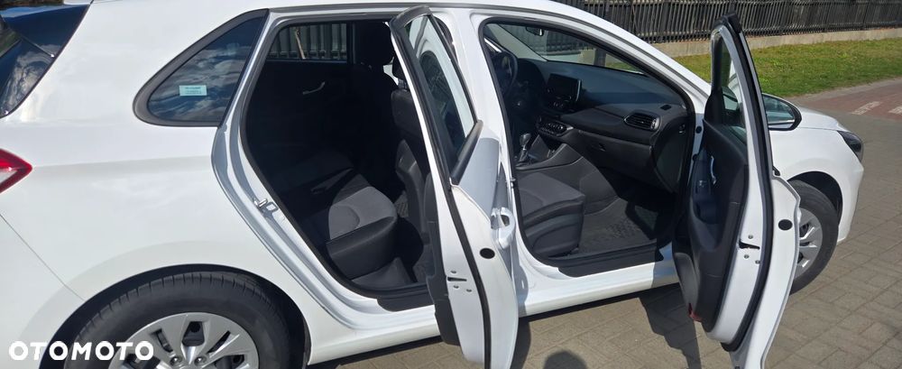 Hyundai i30 1.5 DPI Classic + - 11