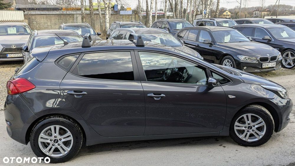 Kia Ceed - 10
