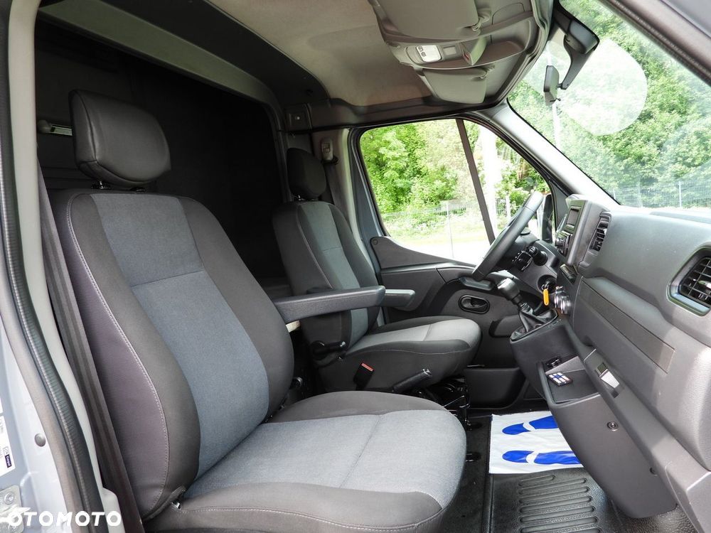 Renault MASTER PLANDEKA 10 PALET WEBASTO TEMPOMAT LEDY KLIMATYZACJA  165KM - 35