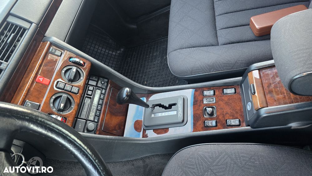 Mercedes-Benz W124 - 23