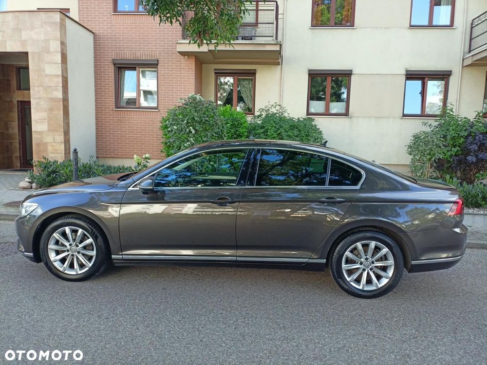 Volkswagen Passat - 4