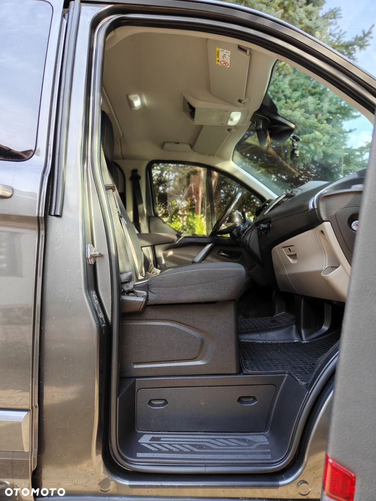Ford Tourneo Custom - 35
