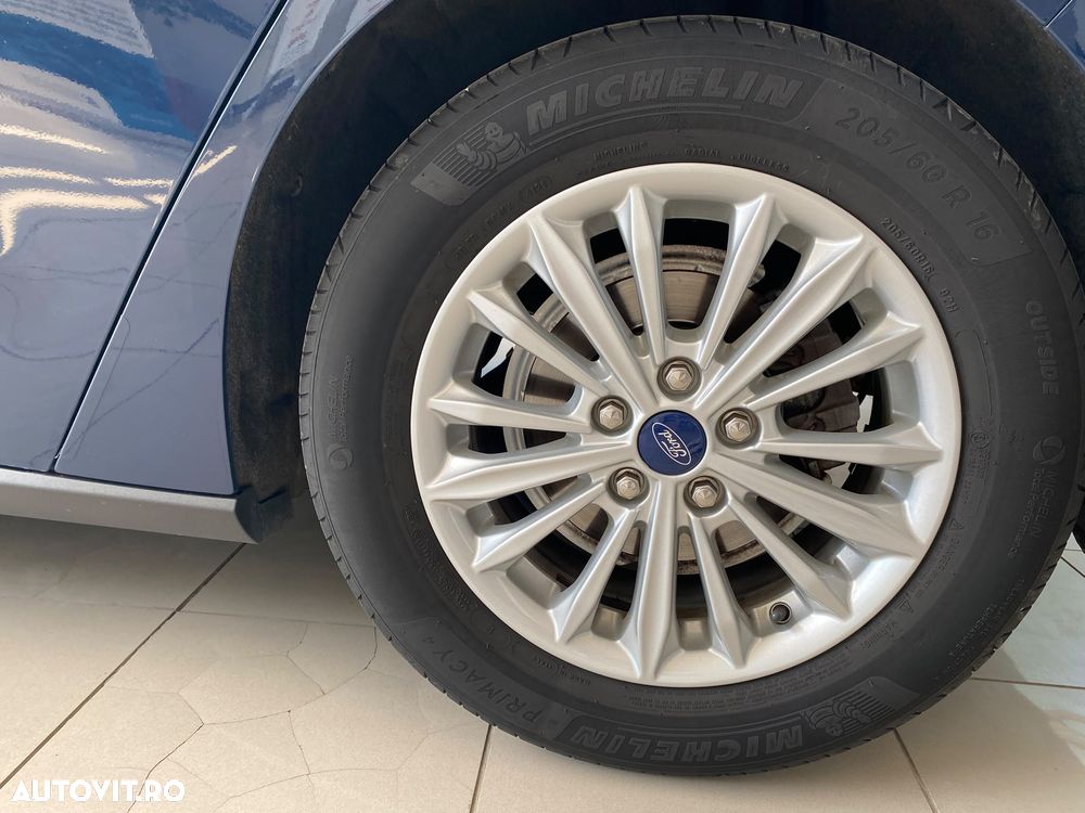 FORD Focus 2020 — imagine 10