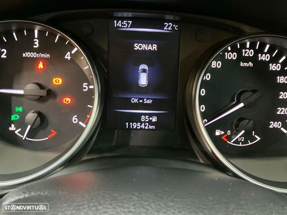 Nissan Qashqai - 25