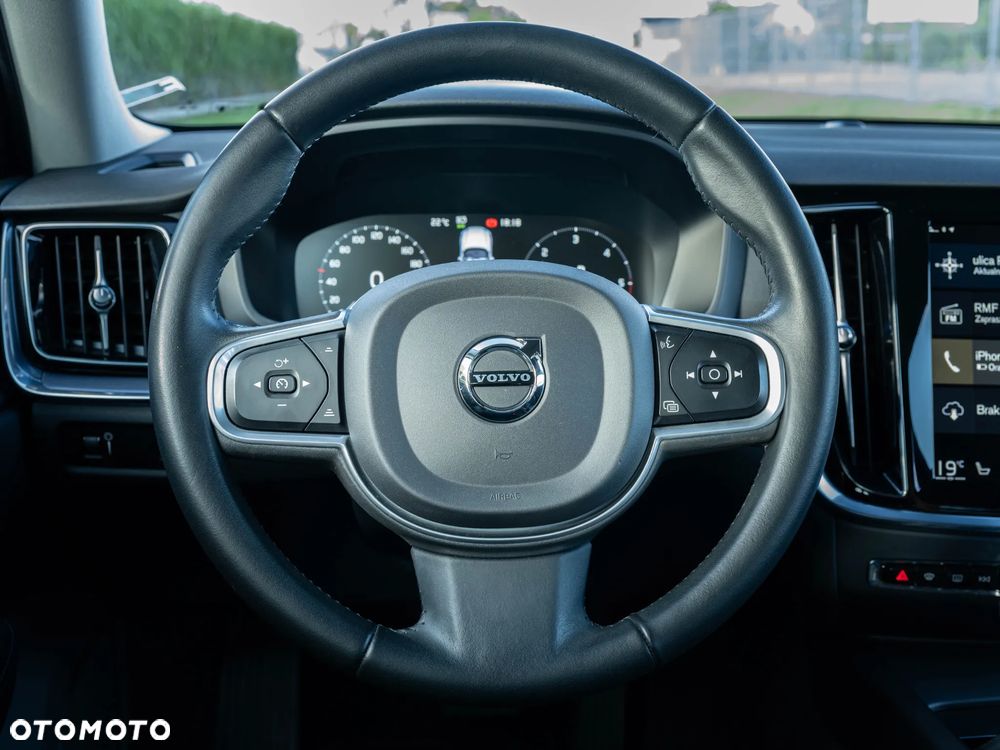 Volvo V60 D4 Momentum Pro - 23
