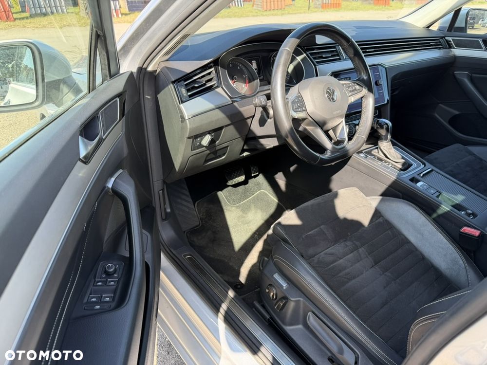 Volkswagen Passat - 13