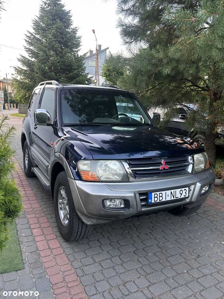 Mitsubishi Pajero - 2