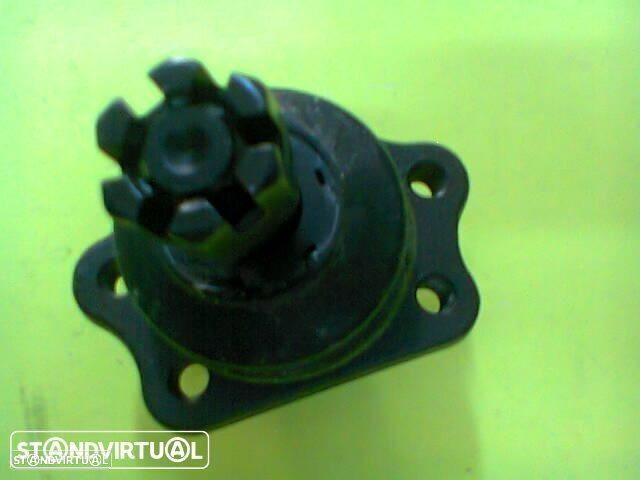 rotulas de suspensão superiores Nissan Cabstar E90 E110 (NOVAS) - 1