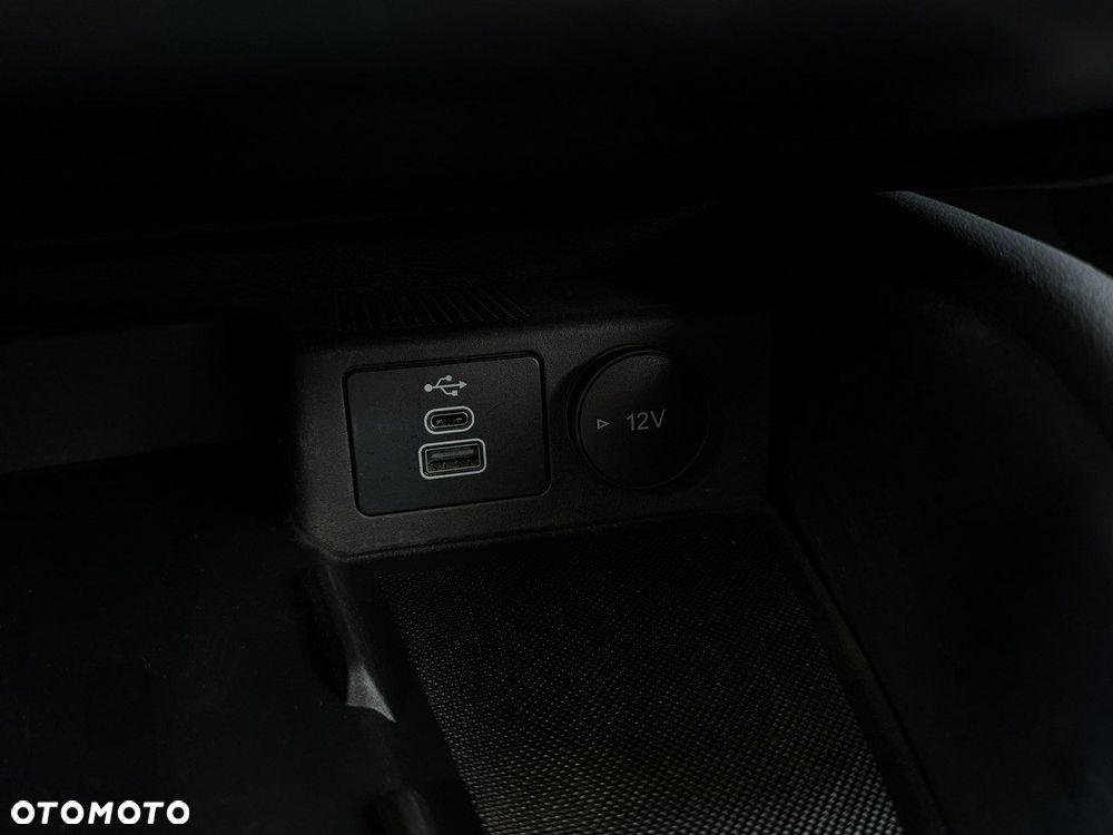 Ford Focus 1.0 EcoBoost Titanium X - 26