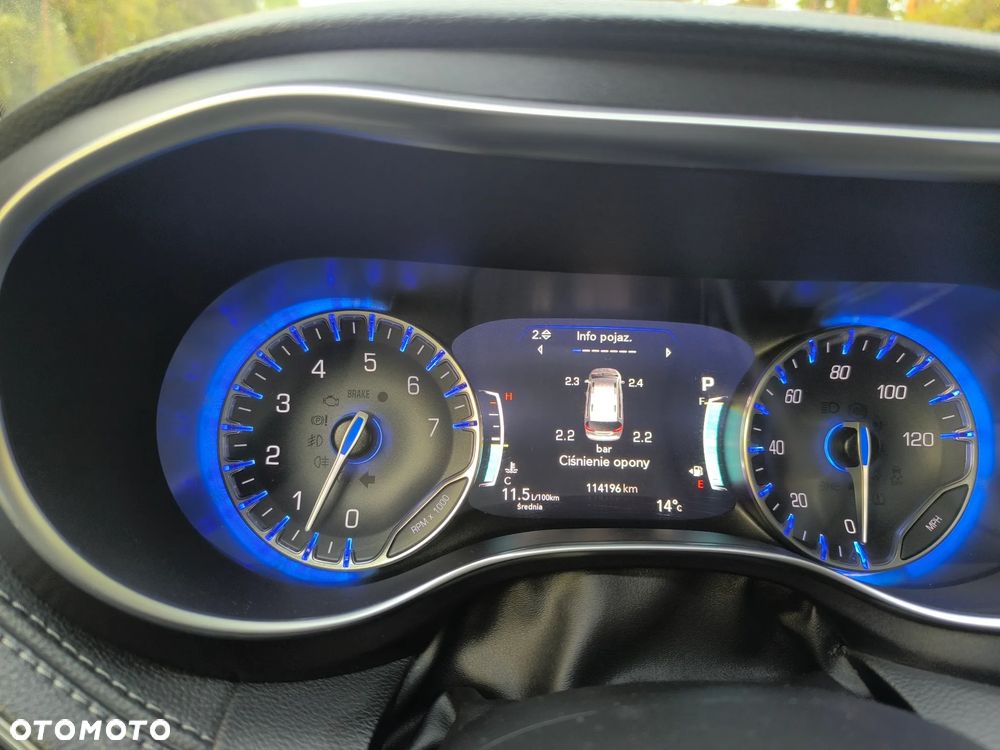 Chrysler Pacifica - 9