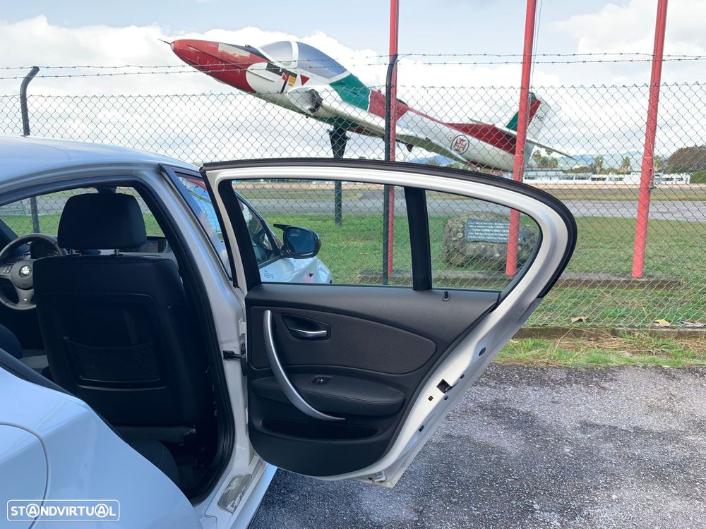 BMW 118 d Pack M - 37