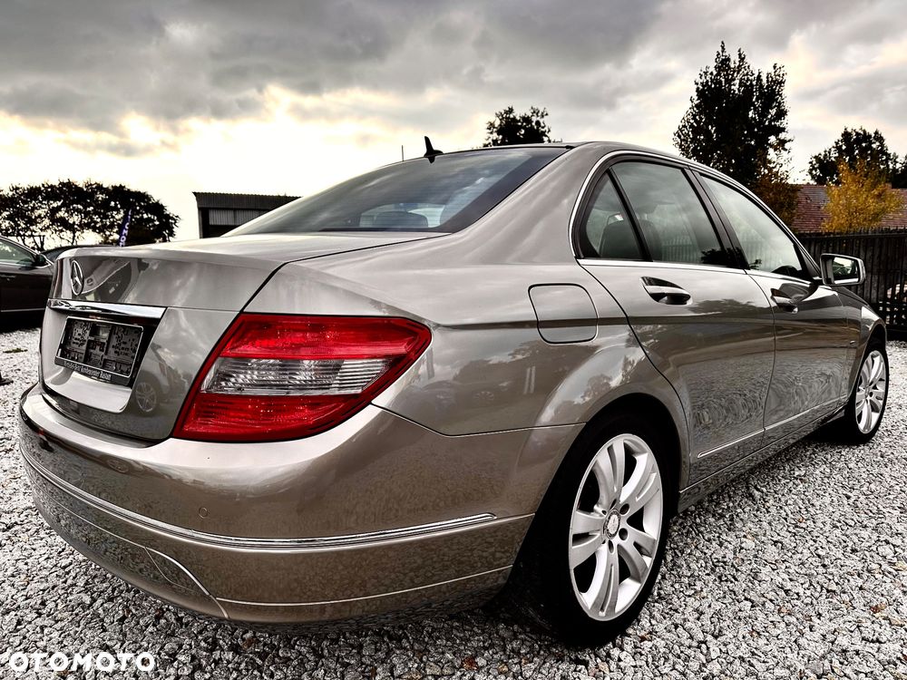 Mercedes-Benz Klasa C 180 Kompressor BlueEFFICIENCY Elegance - 25