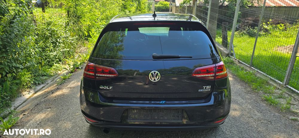Volkswagen Golf - 10