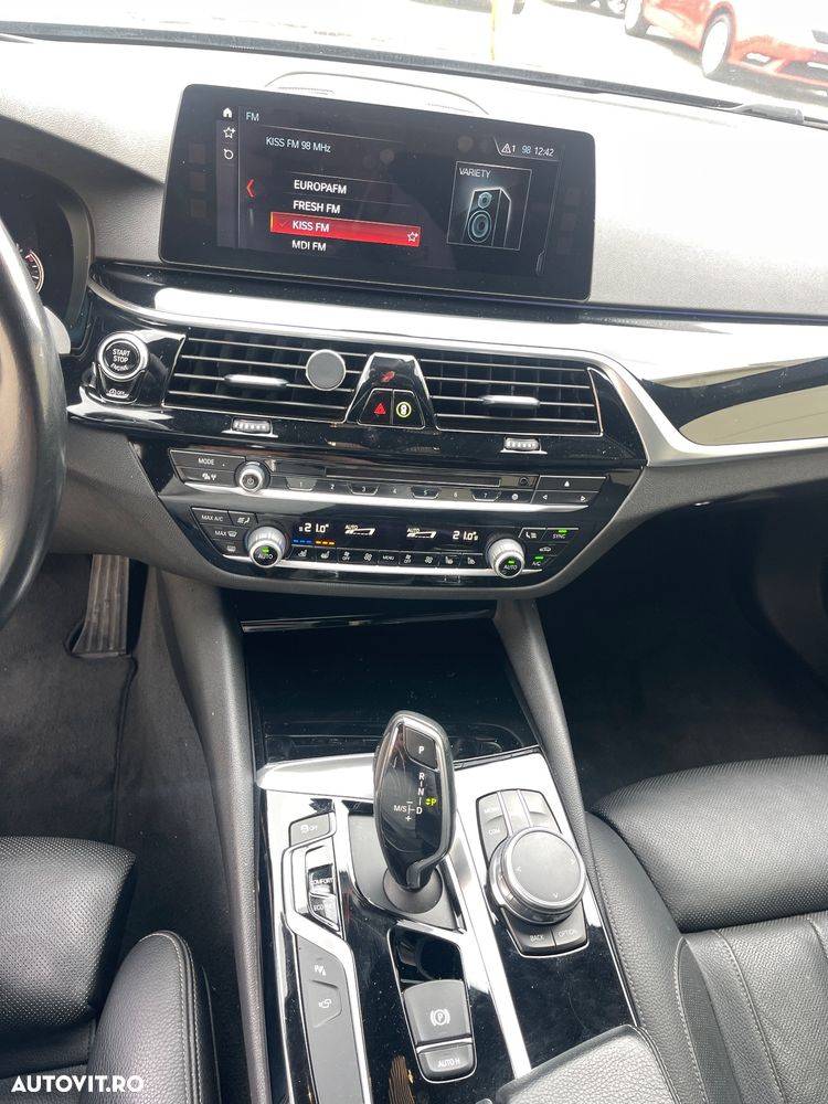 BMW Seria 5 520d xDrive AT - 31