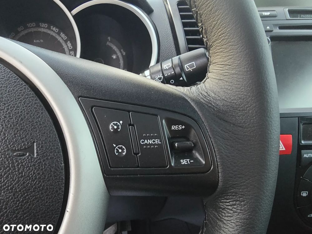Kia Venga 1.6 CVVT Fifa World Cup Edition - 31