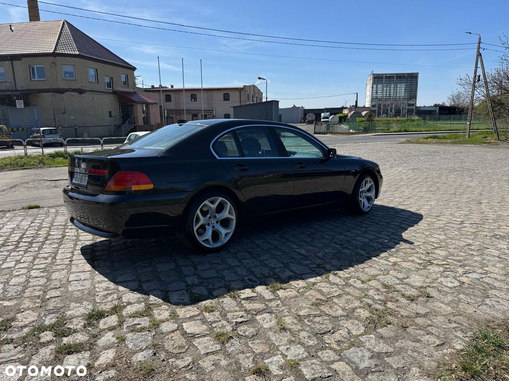 BMW Seria 7 745i - 4