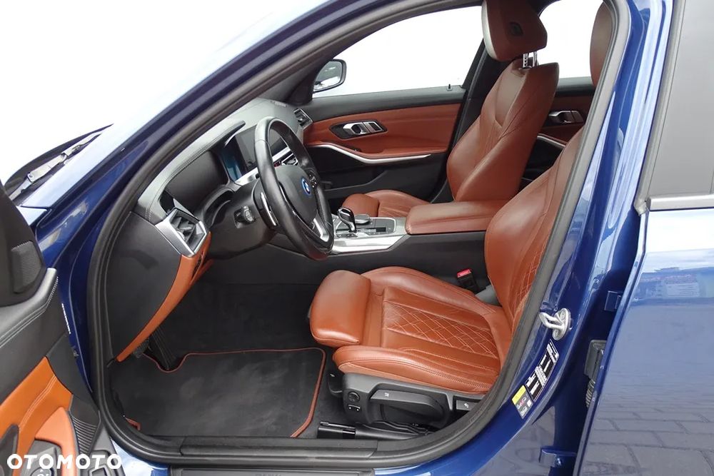 BMW Seria 3 320e M Sport - 17