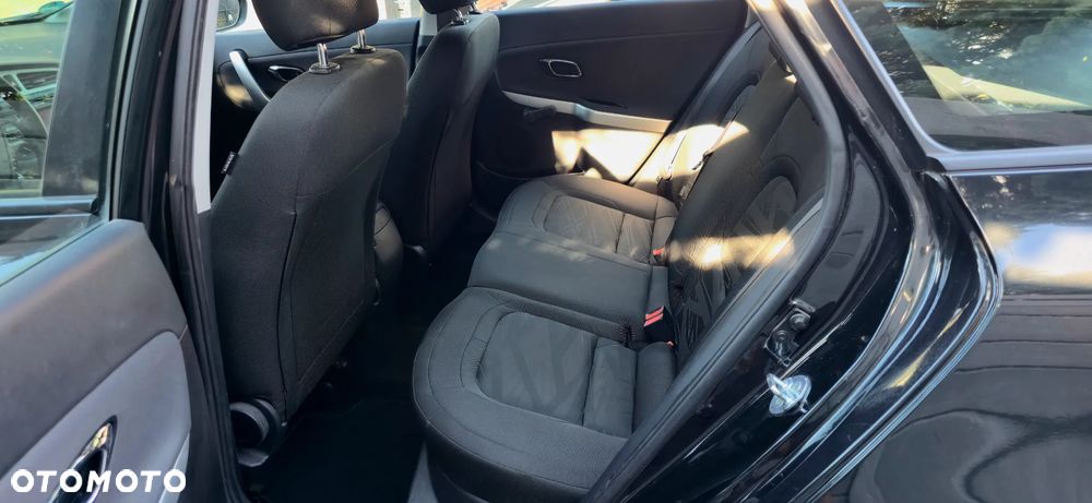 Kia Ceed 1.6 GDI Dream Team Edition - 10
