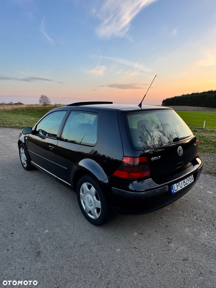 Volkswagen Golf - 3