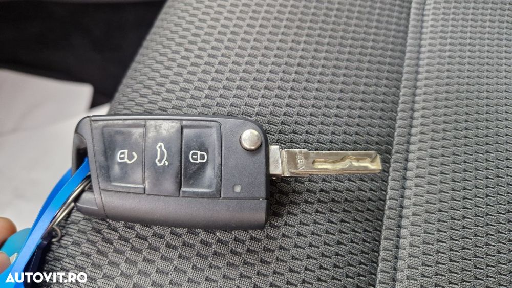 Volkswagen Golf - 18