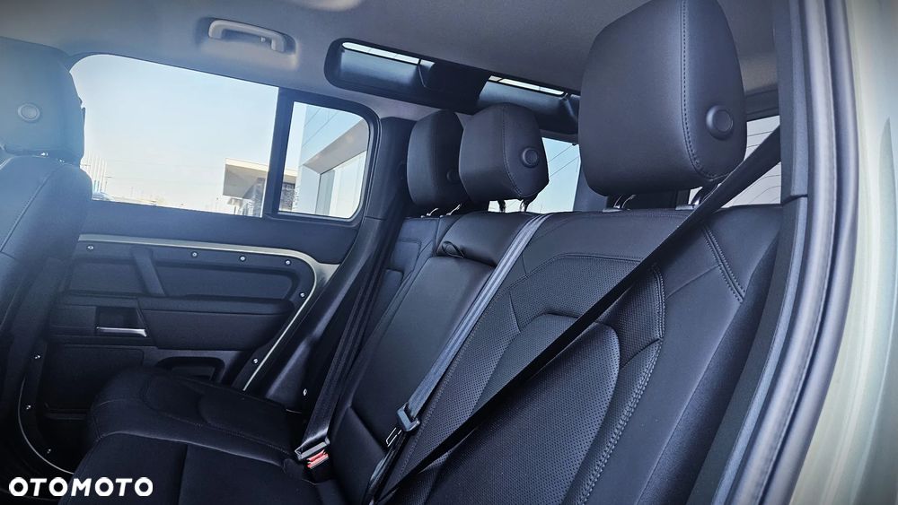 Land Rover Defender - 4