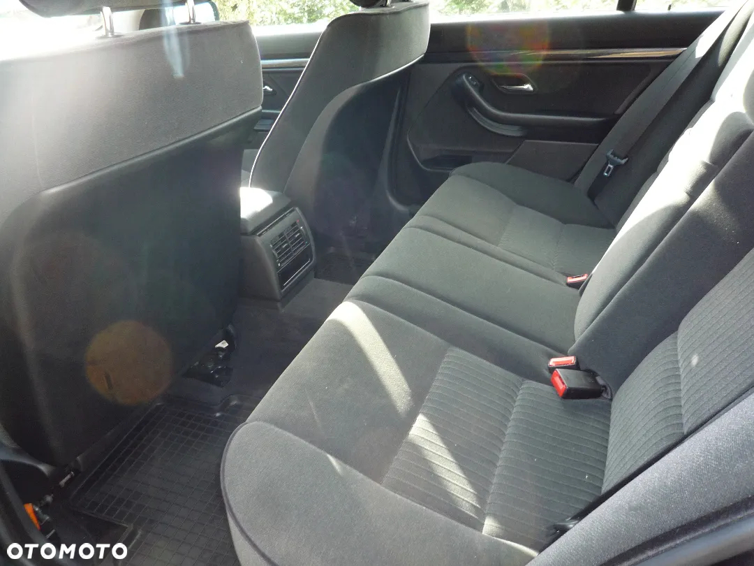 BMW Seria 5 520i - 31