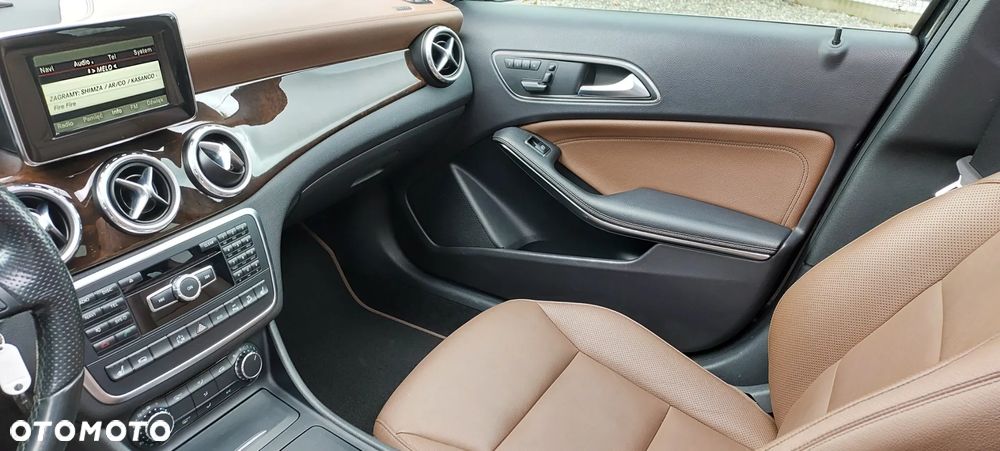 Mercedes-Benz GLA - 37