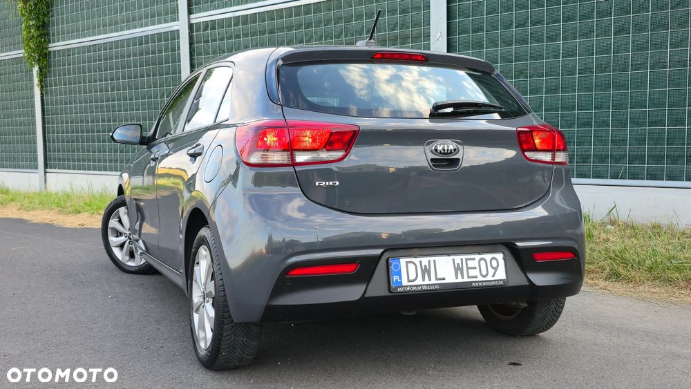 Kia Rio 1.2 L - 13